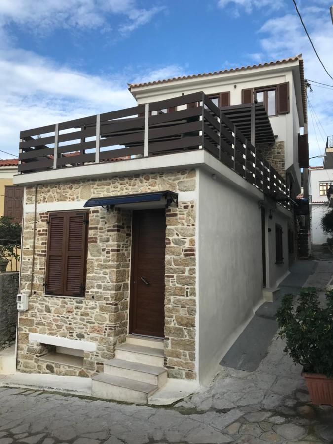 Samos Marias' Stone House 1 * Karlovassi